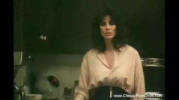 Play Having fun with retro hair and porn just to feel the fun