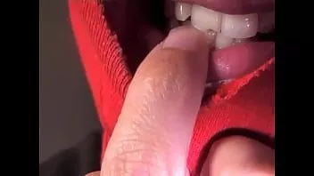 再生 85-olivier（ongles1234）マスターベーションマンの手フェチが親指をしゃぶり、指を舐め、爪を噛む手崇拝エロティックasmr編集85（2018年4月に記録）