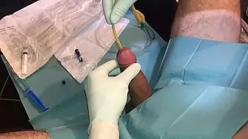 play Inserção de cateter médico pela primeira vez