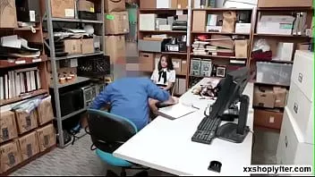 Redare Jasmine nu se poate descurca cu băieții de suge