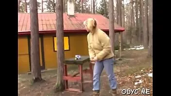 Odtwórz Bezwstydna dziewica Natalie z dużymi naturalnymi cyckami zostaje szalona pieprzona
