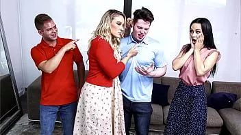 play Milfs Crystal Rush und Charley Hart disziplinieren ihre sich schlecht benehmenden Stiefsöhne Nicky Rebel und Alexander Vega, indem sie sich mit ihren fetten Ärschen auf ihre Gesichter setzen!