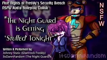 Abspielen R18 Fnaf Audio-Proform! Nachtwächter bekommt ihre Muschi von Glamrock Freddys neuem „Upgrade itsdannifandom“ gestopft, einer NSFW-Zusammenarbeit mit Johnny Static