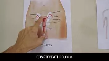 Odtwórz Povstepfather - ojczym uczy nastolatków biologii - Leia Rae