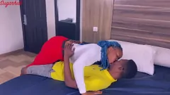 Redare Kelvin bătându -și păsărică de ghemuire a prietenei sale africane MILF