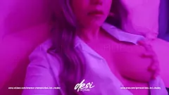 Oynat Desi College Cutie, Arap Sınıfındaki Büyük Göğüslerini Yüzüyor