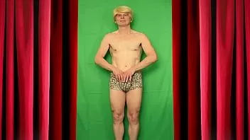 Reproduzir O stripper mostra tudo e treina o pau dele