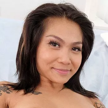 Porno Yıldızı Yumi Sin